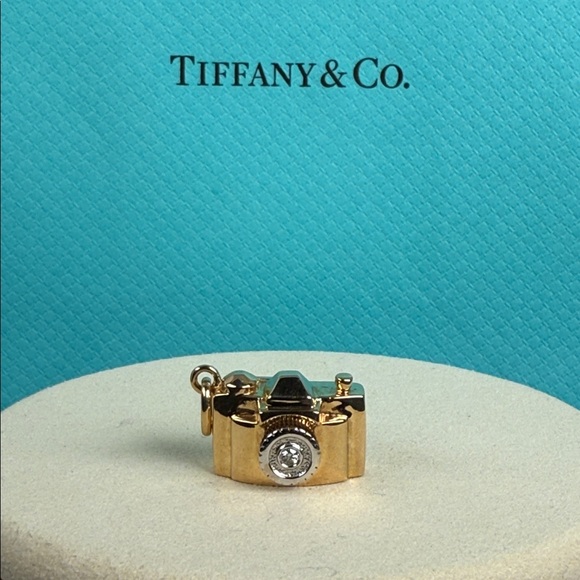Tiffany & Co. 18k gold diamond camera pendant charm (rare) - Picture 3 of 14